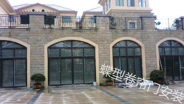 蝶型卷簾門安裝案例展示