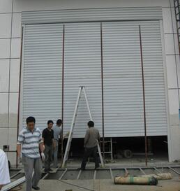 卷簾門的電動(dòng)裝置如何配置